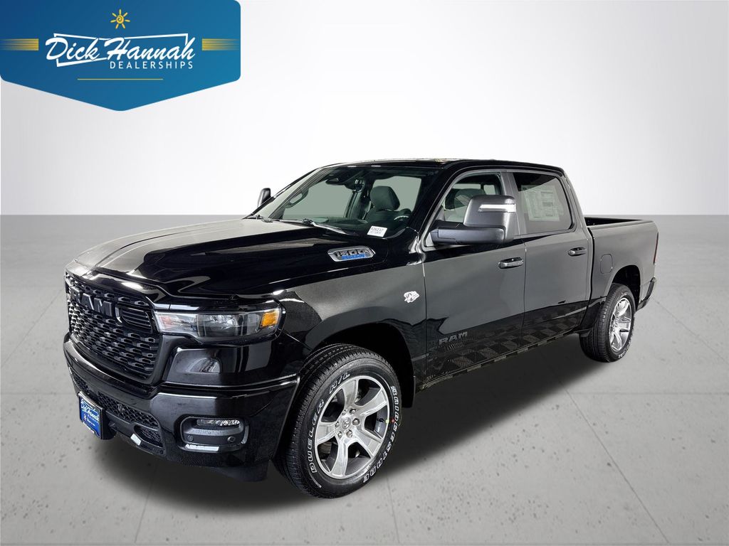 Diamond Black Crystal Pearlcoat 2026 RAM 1500 Express Crew Cab 4WD Pickup Truck Four-Wheel Drive 8-Speed Automatic