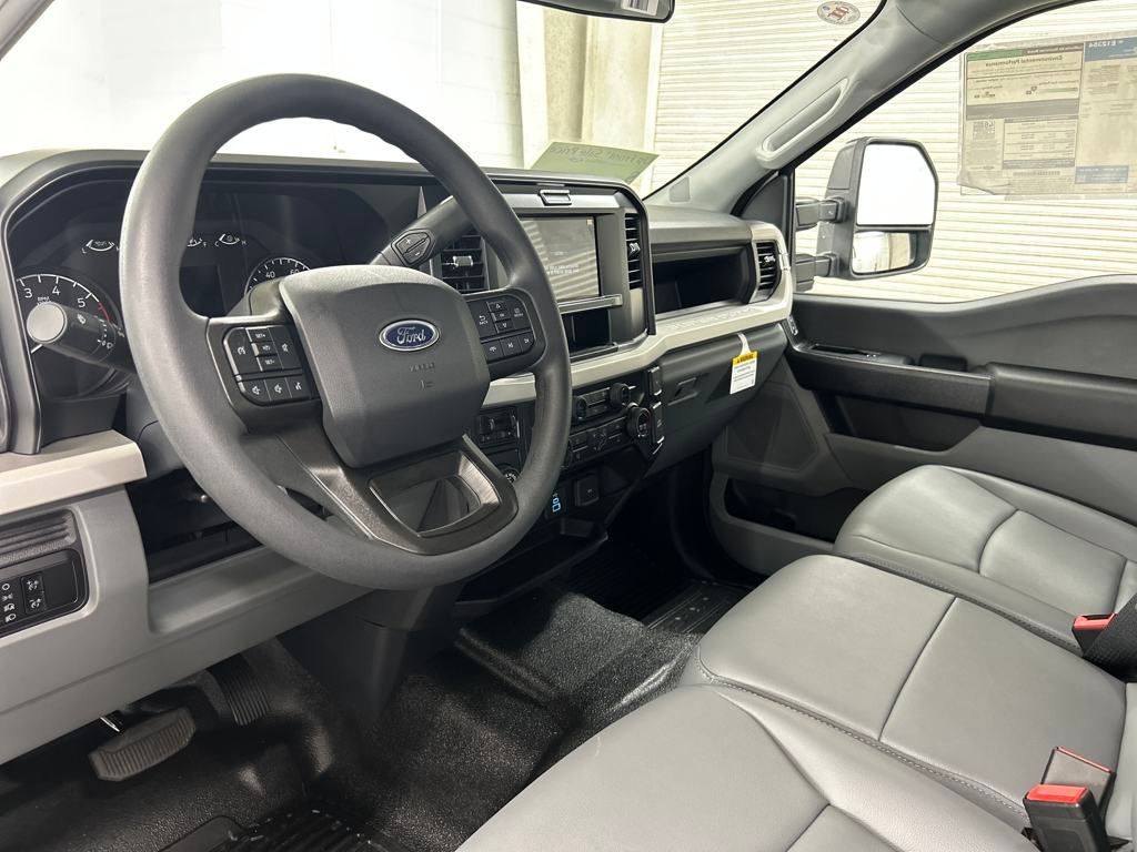 2025 Ford F-250 XL photo 3
