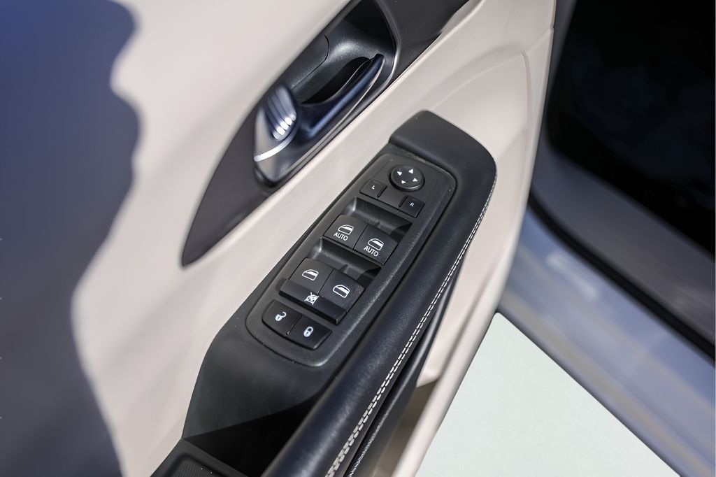 Used Car 2022 Chrysler Pacifica  Touring L For Sale Under $30,000 In Austin, Texas