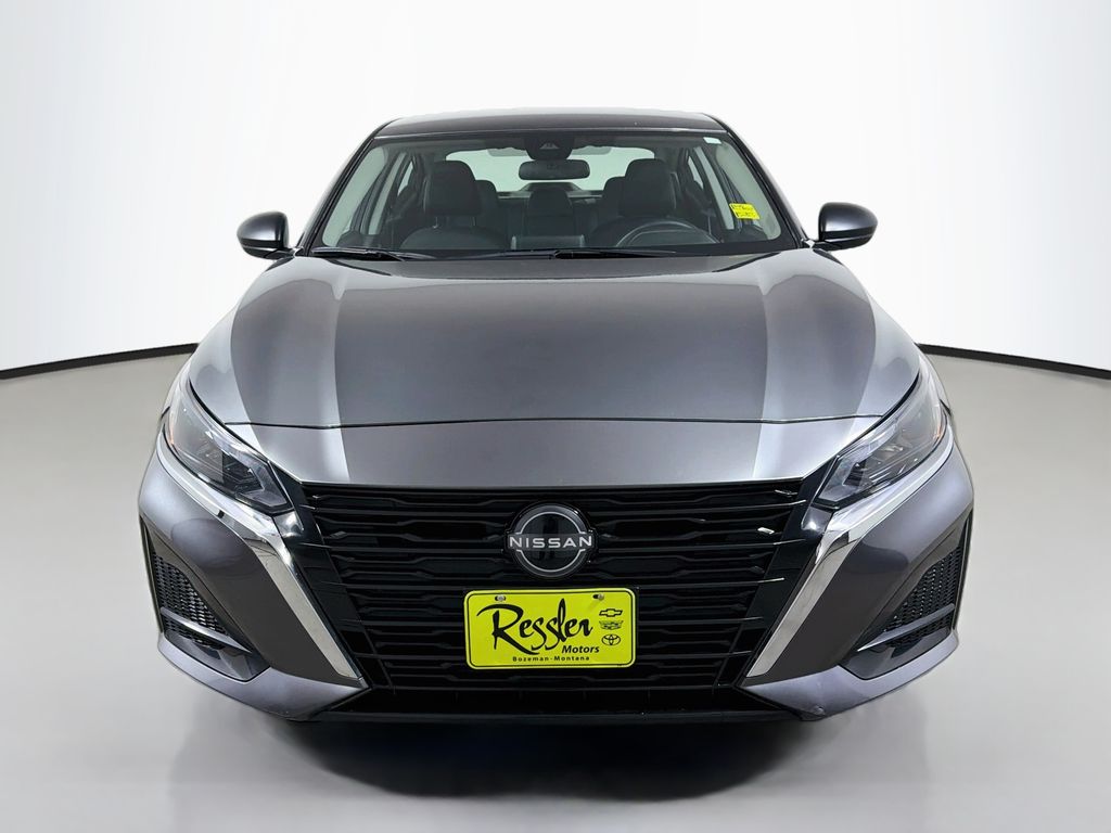 Used 2025 Nissan Altima Sedan