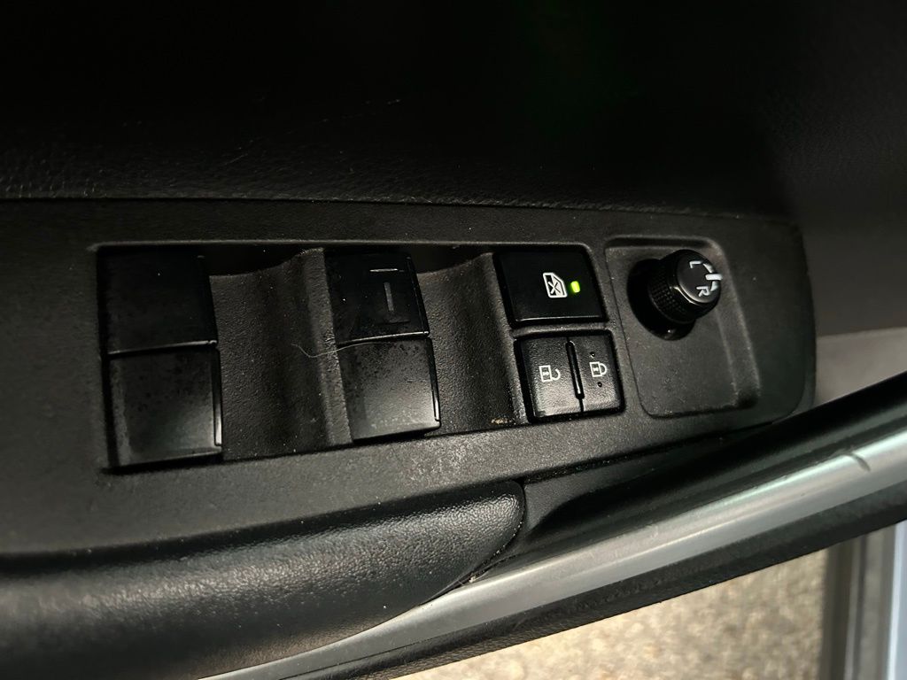 Thumbnail: 2022 Toyota Corolla Cross - 16