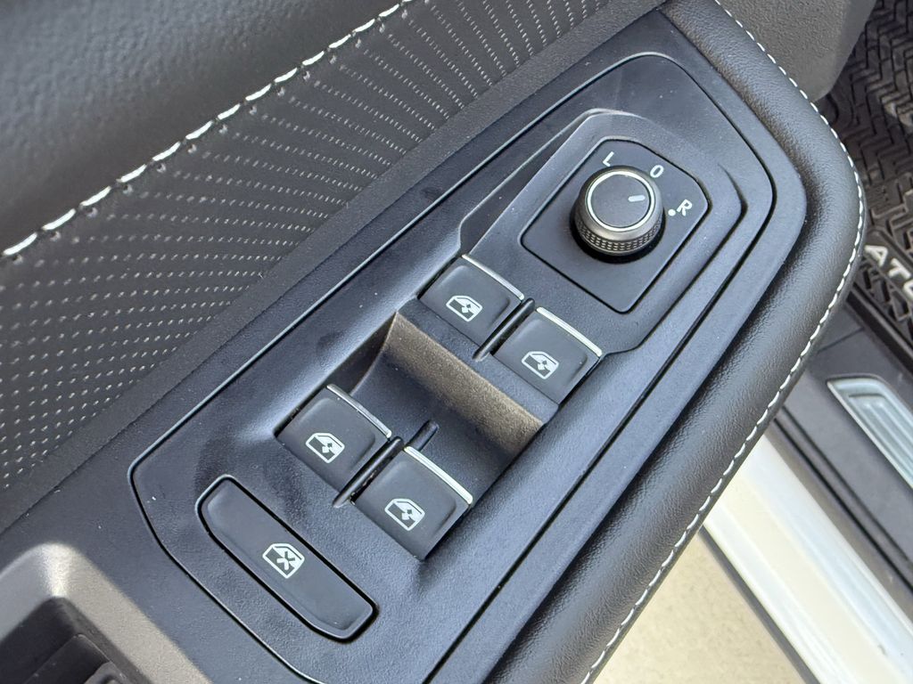 2026 Volkswagen Atlas 2.0T SE w/Technology - 10