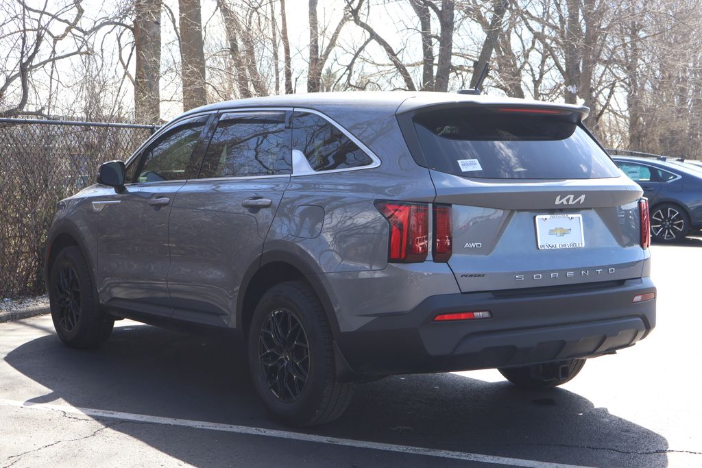 Thumbnail: 2022 Kia Sorento - 5