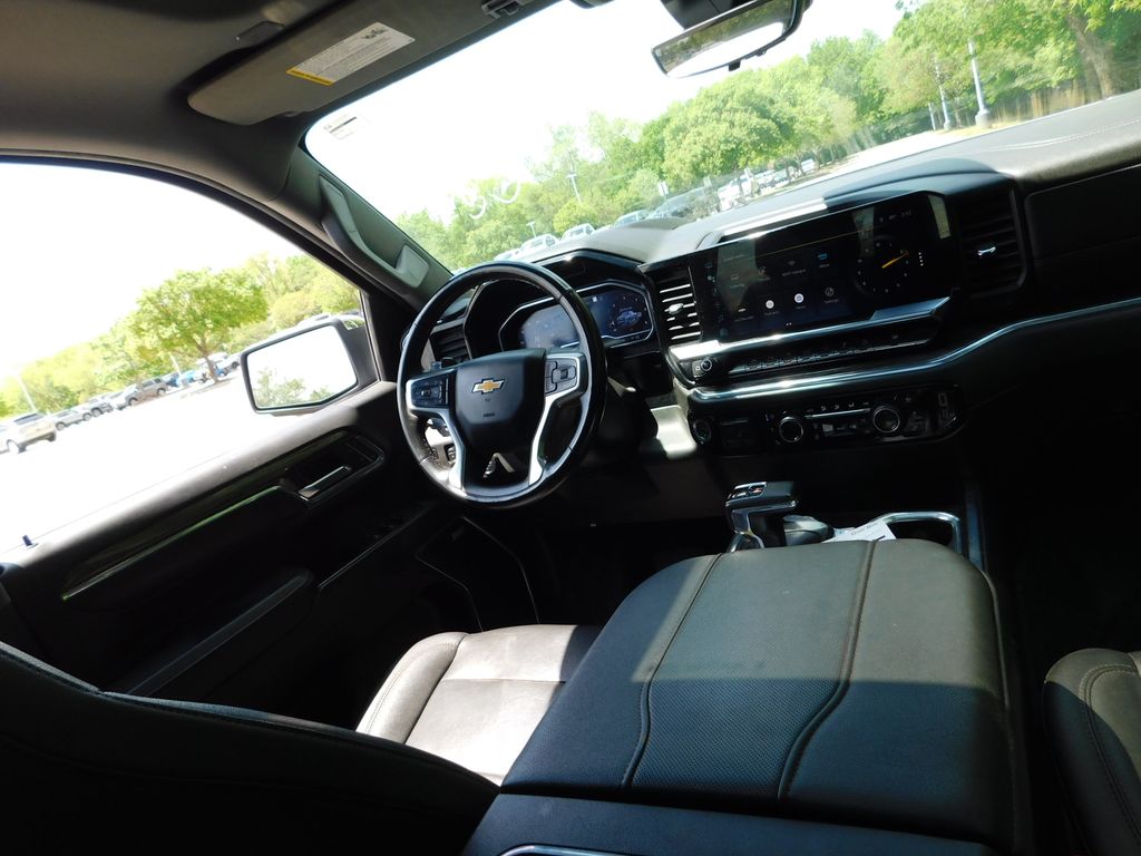 2023 Chevrolet Silverado 1500 LTZ 3