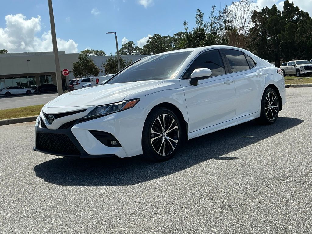 2019 Toyota Camry SE FWD