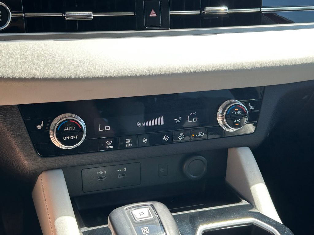 Used 2025 Mitsubishi Outlander SUV