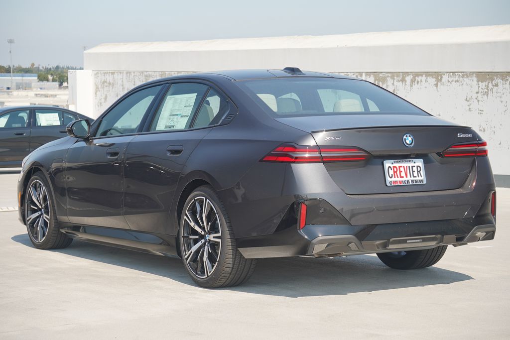 Thumbnail: 2026 BMW 5 Series - 8