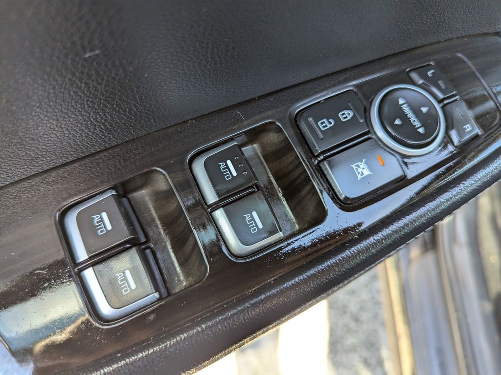 used 2020 Kia Sorento car, priced at $9,893