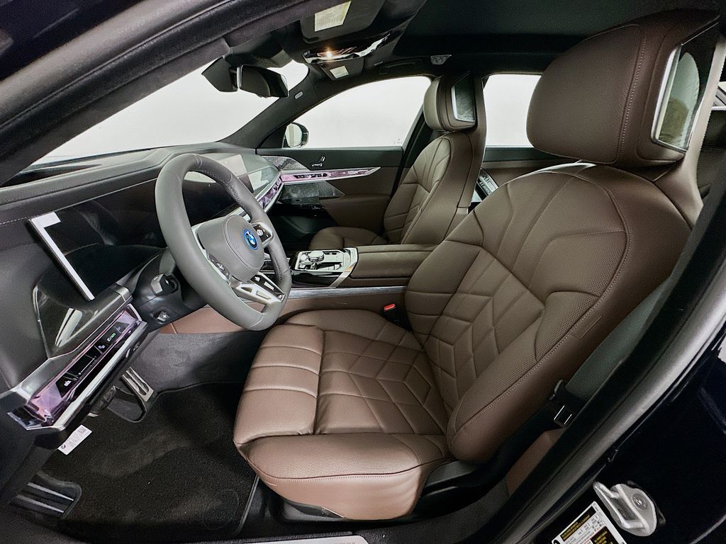 Thumbnail: 2025 BMW i7 - 16