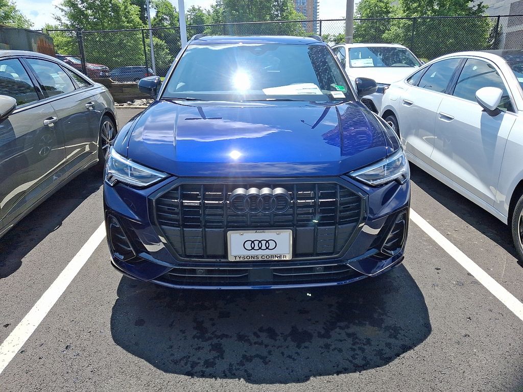 Thumbnail: 2025 Audi Q3 - 2