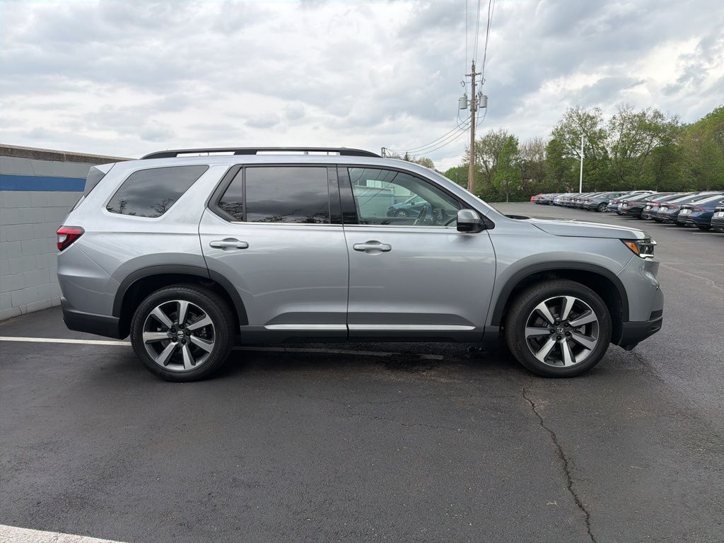 Thumbnail: 2023 Honda Pilot - 6