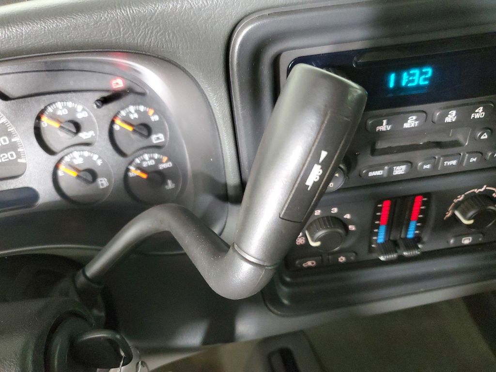 2005 Chevrolet Silverado 2500HD LS 22