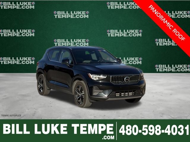 2025 Volvo XC40 B5 Core Bright Theme AWD