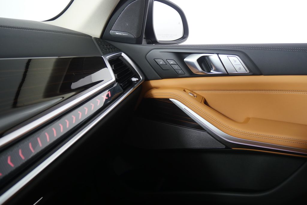Thumbnail: 2026 BMW X7 - 26