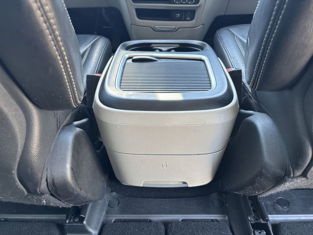 Used 2022 Chrysler Pacifica Van