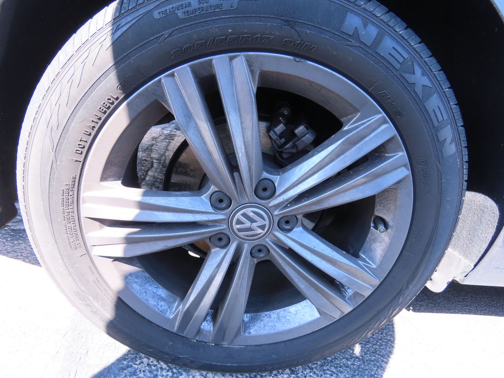 Thumbnail: 2021 Volkswagen Jetta - 17