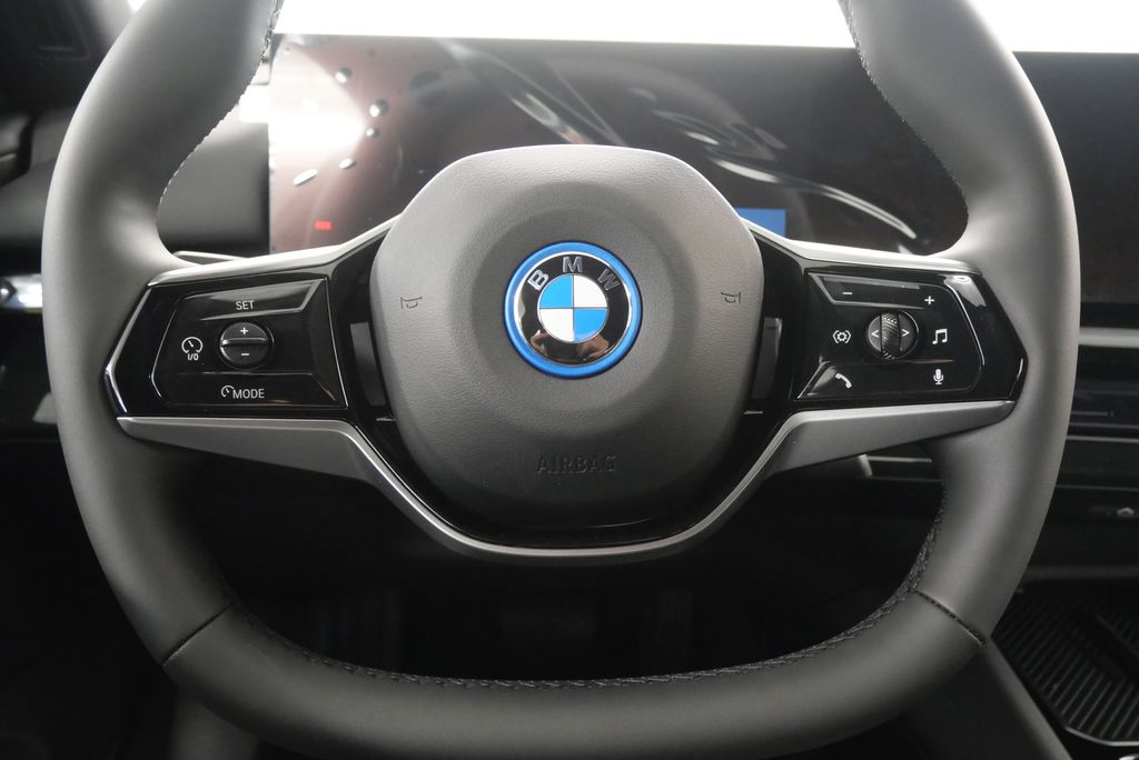 2025 BMW i5 xDrive40 21