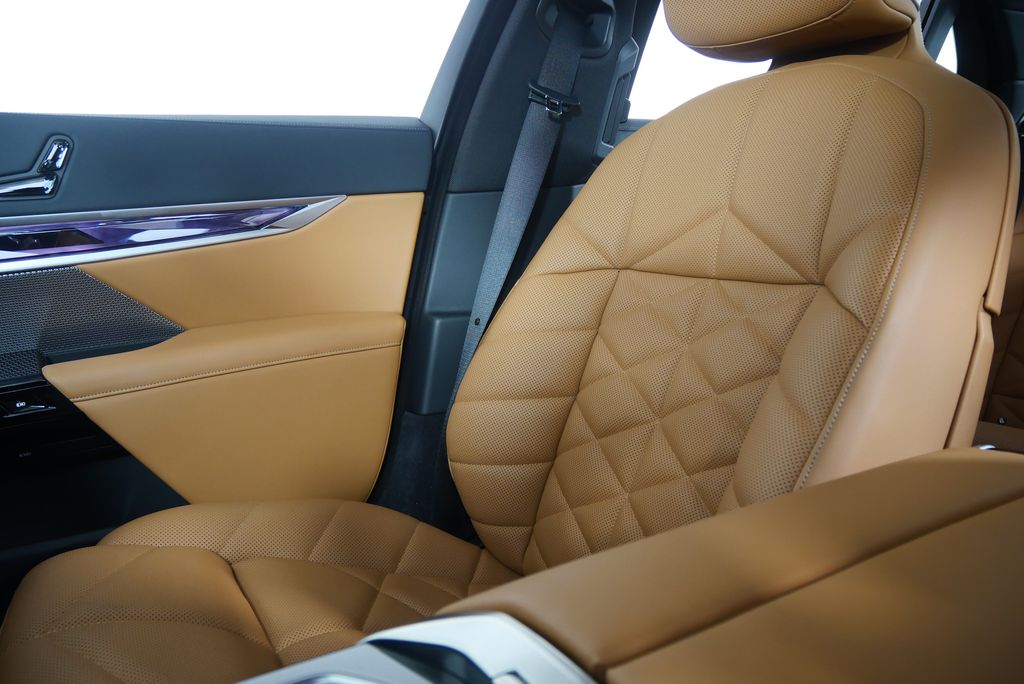 Thumbnail: 2024 BMW 7 Series - 30