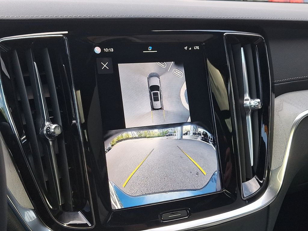 Thumbnail: 2025 Volvo S60 - 18