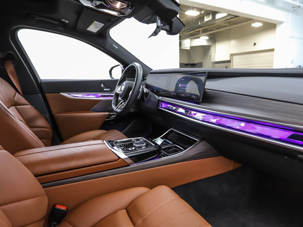 Thumbnail: 2024 BMW 7 Series - 28