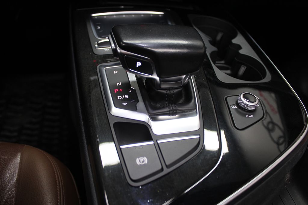 Thumbnail: 2017 Audi Q7 - 14