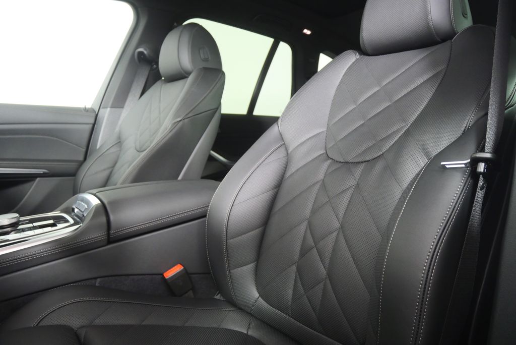 Thumbnail: 2026 BMW X5 - 10