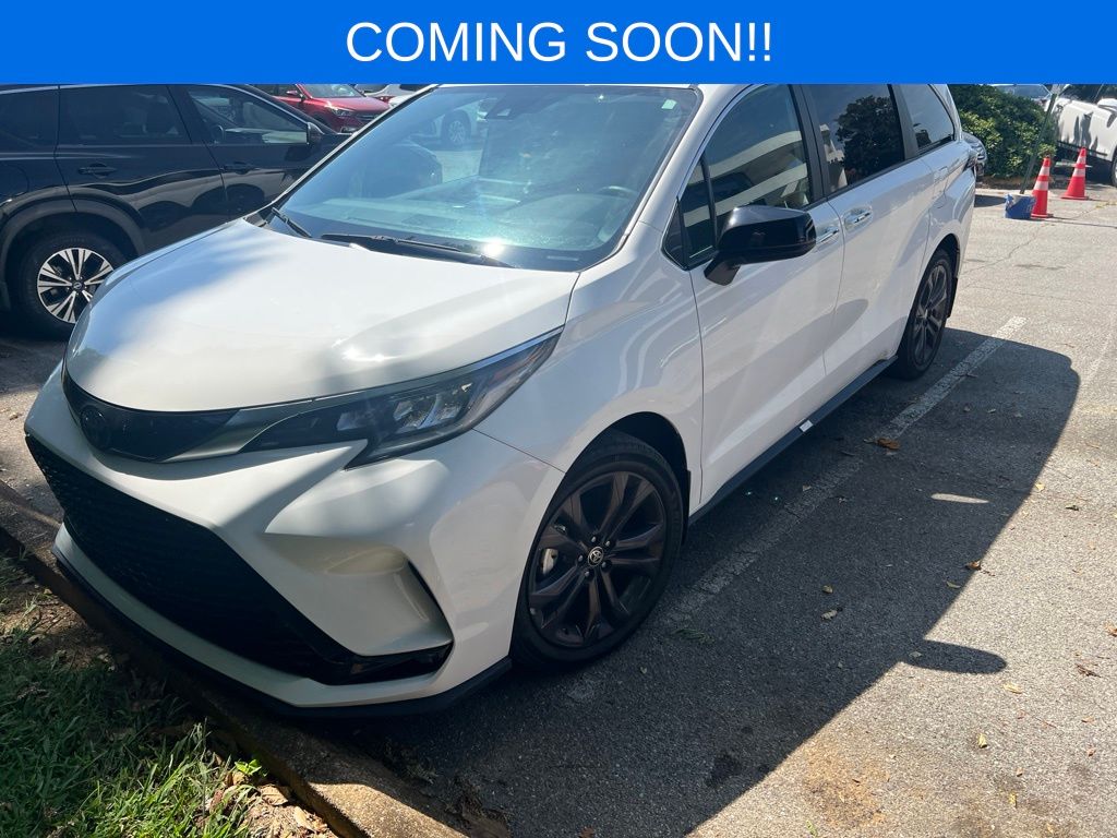2022 Toyota Sienna 