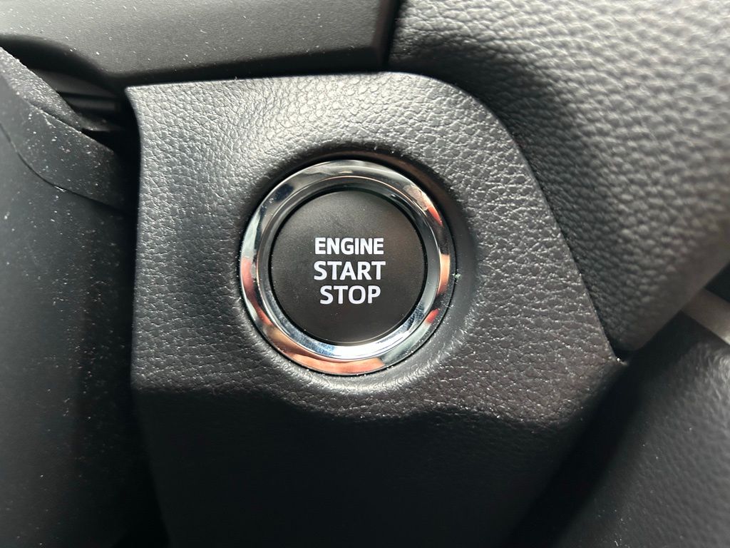 2024 Toyota RAV4 XLE 27