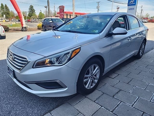 Symphony Silver 2016 Hyundai Sonata SE FWD Sedan Front-Wheel Drive 6-Speed Automatic