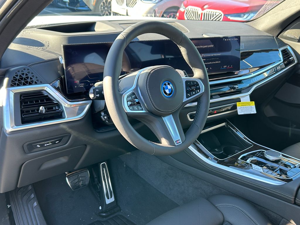 Thumbnail: 2026 BMW X5 - 13