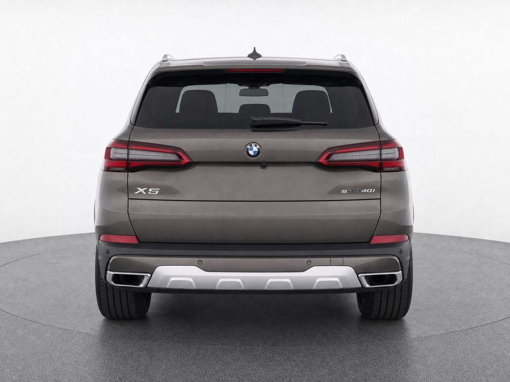 Thumbnail: 2021 BMW X5 - 32