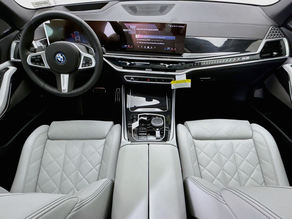 Thumbnail: 2026 BMW X5 - 13