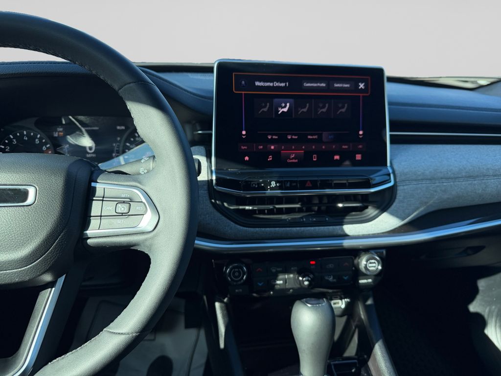 2023 Jeep Compass Latitude Red at South Hills CDJR