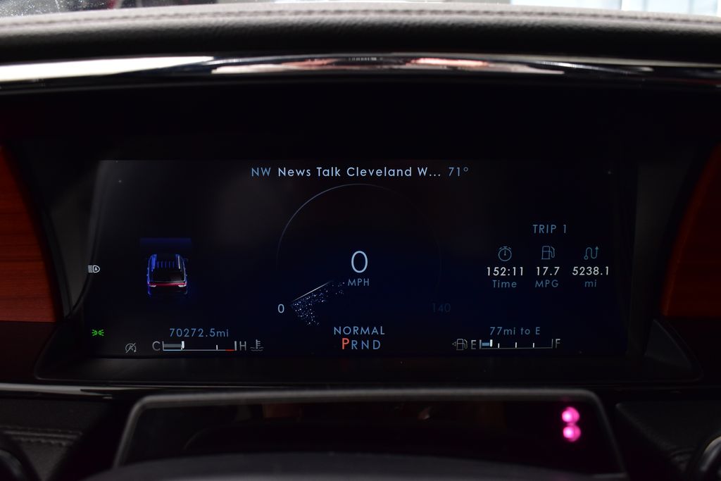 Thumbnail: 2024 Lincoln Navigator L - 14