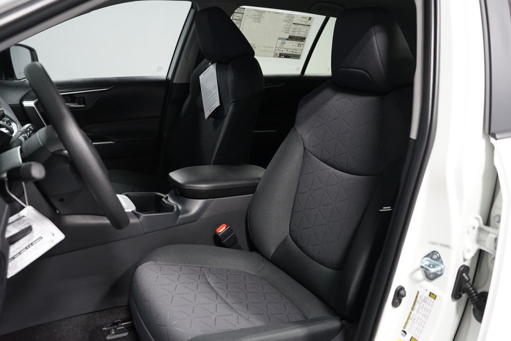 Thumbnail: 2025 Toyota RAV4 - 27