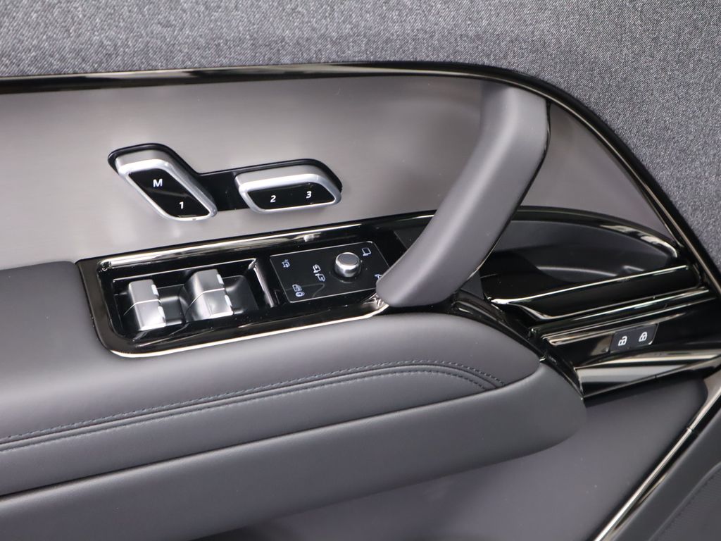 2025 Land Rover Range Rover Sport SE 24