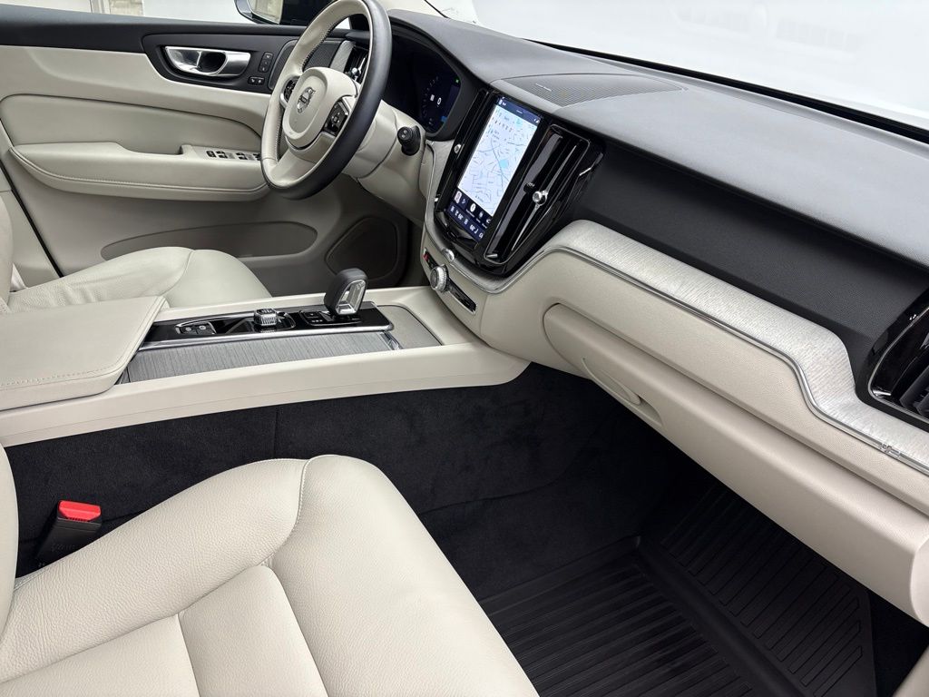 Thumbnail: 2024 Volvo XC60 - 26
