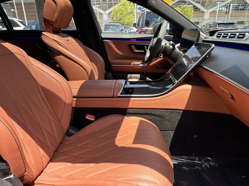 Thumbnail: 2025 Mercedes-Benz S-Class - 11