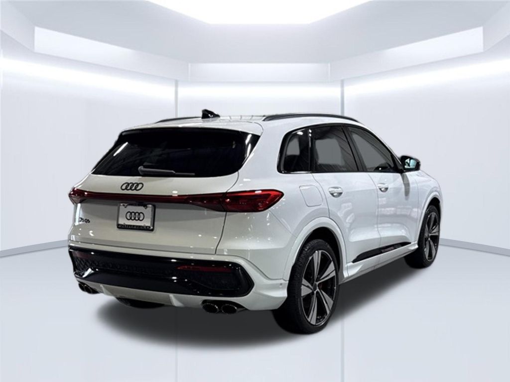 Thumbnail: 2026 Audi SQ5 - 5