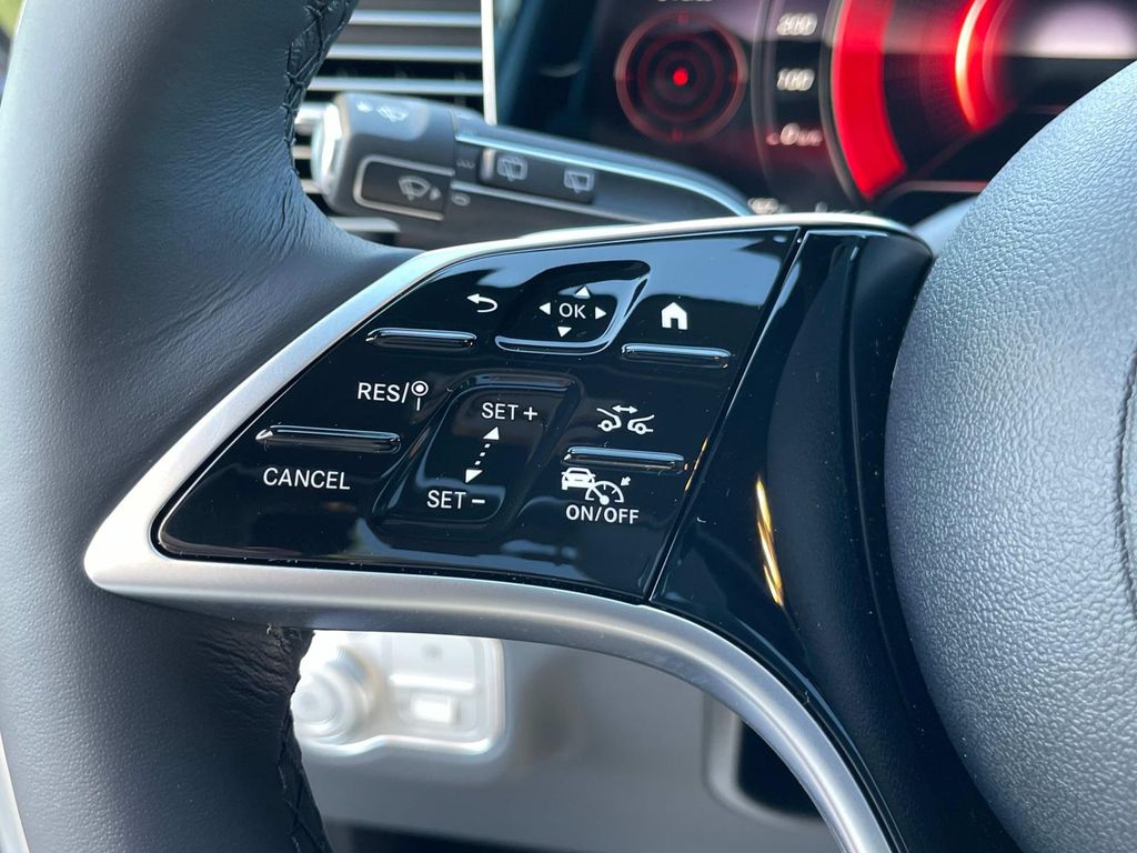 Thumbnail: 2025 Mercedes-Benz GLE - 16