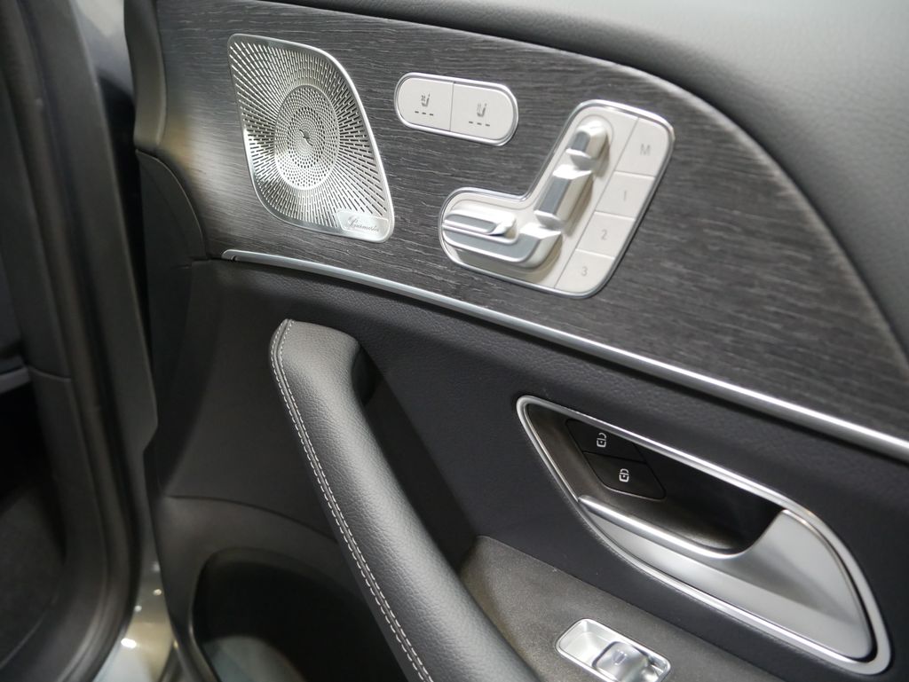 Thumbnail: 2026 Mercedes-Benz GLE - 29