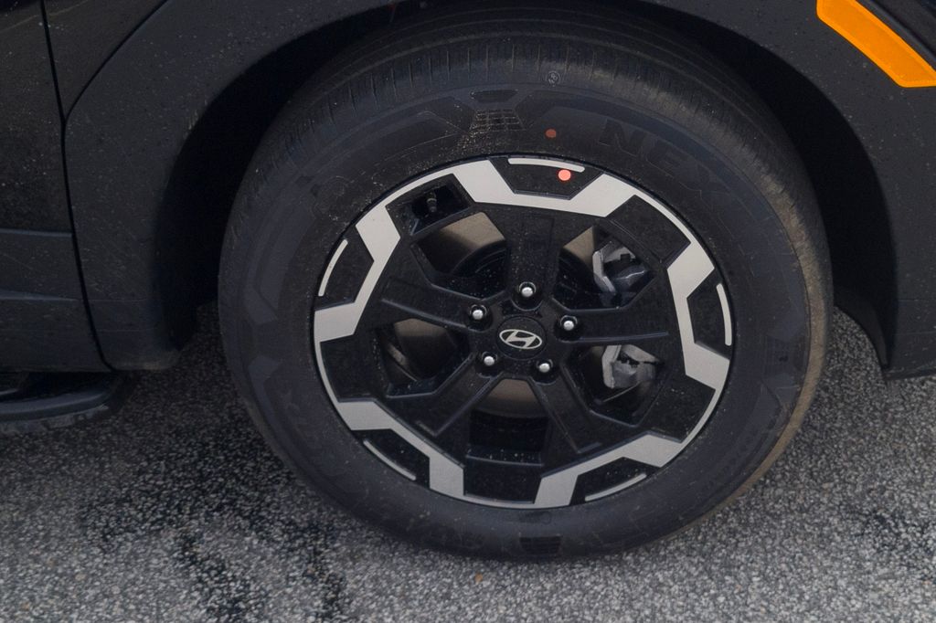 New 2027 Black Hyundai SEL image 10