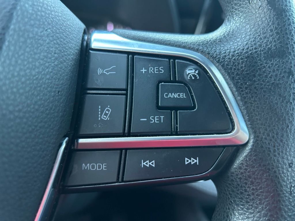 Thumbnail: 2021 Toyota Highlander - 20