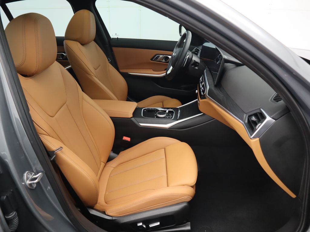 Thumbnail: 2023 BMW 3 Series - 21