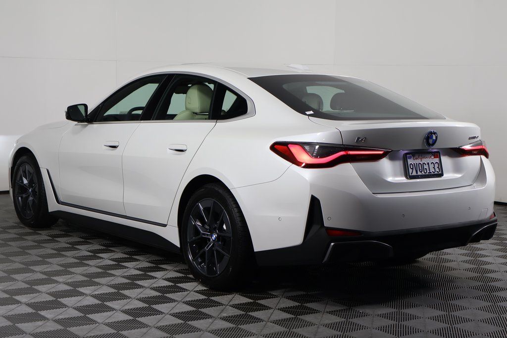 Thumbnail: 2025 BMW i4 - 6