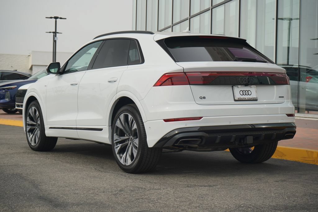 Thumbnail: 2026 Audi Q8 - 3