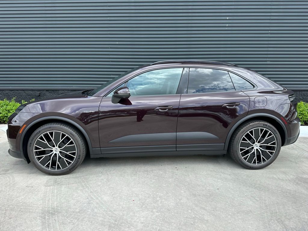 Thumbnail: 2025 Porsche Macan - 2