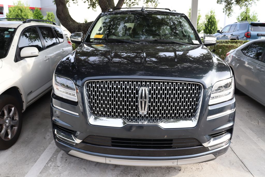 Thumbnail: 2021 Lincoln Navigator - 5