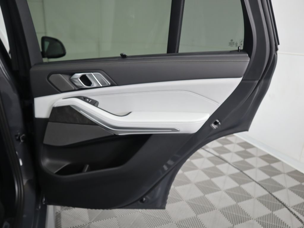 Thumbnail: 2026 BMW X5 - 28