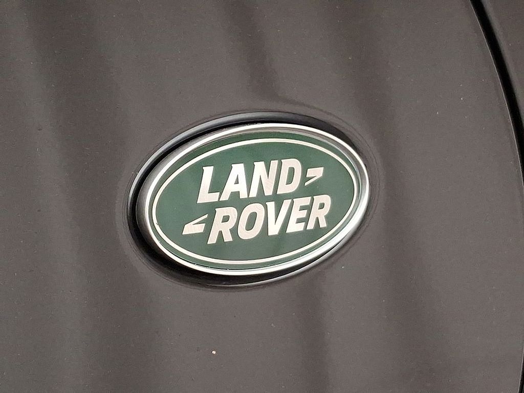Thumbnail: 2025 Land Rover Discovery - 19